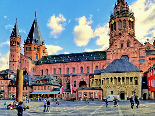 Kiến trúc Romanesque: Phong cách cổ điển với dấu ấn vượt thời gian